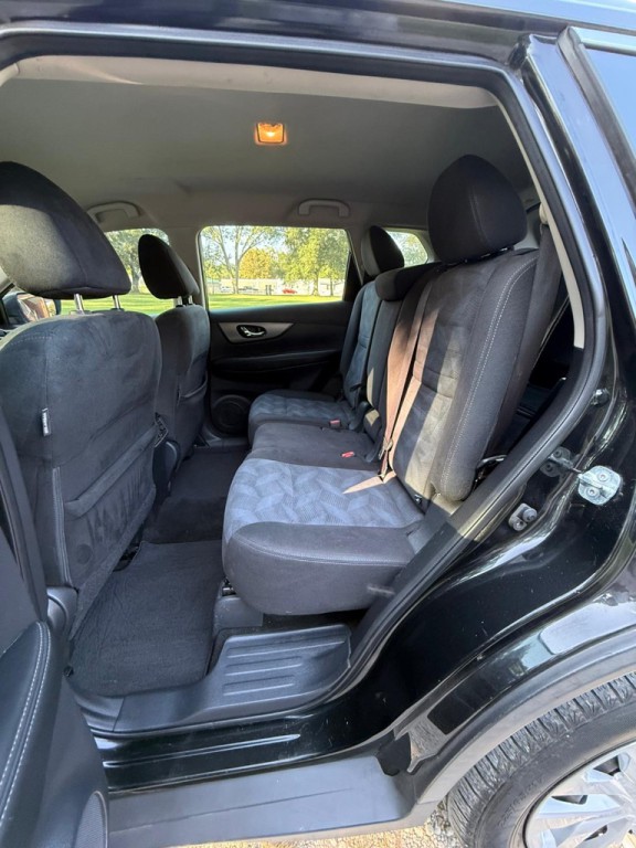 2016 Nissan Rogue Image 18