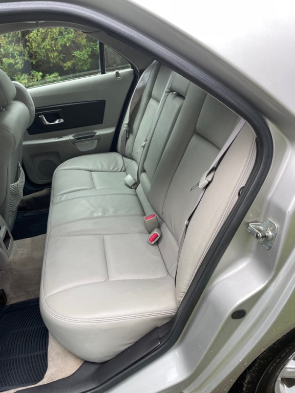 2007 Cadillac CTS Image 10
