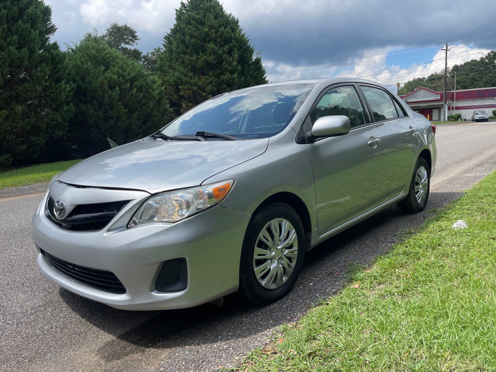 2011 Toyota Corolla Image 1
