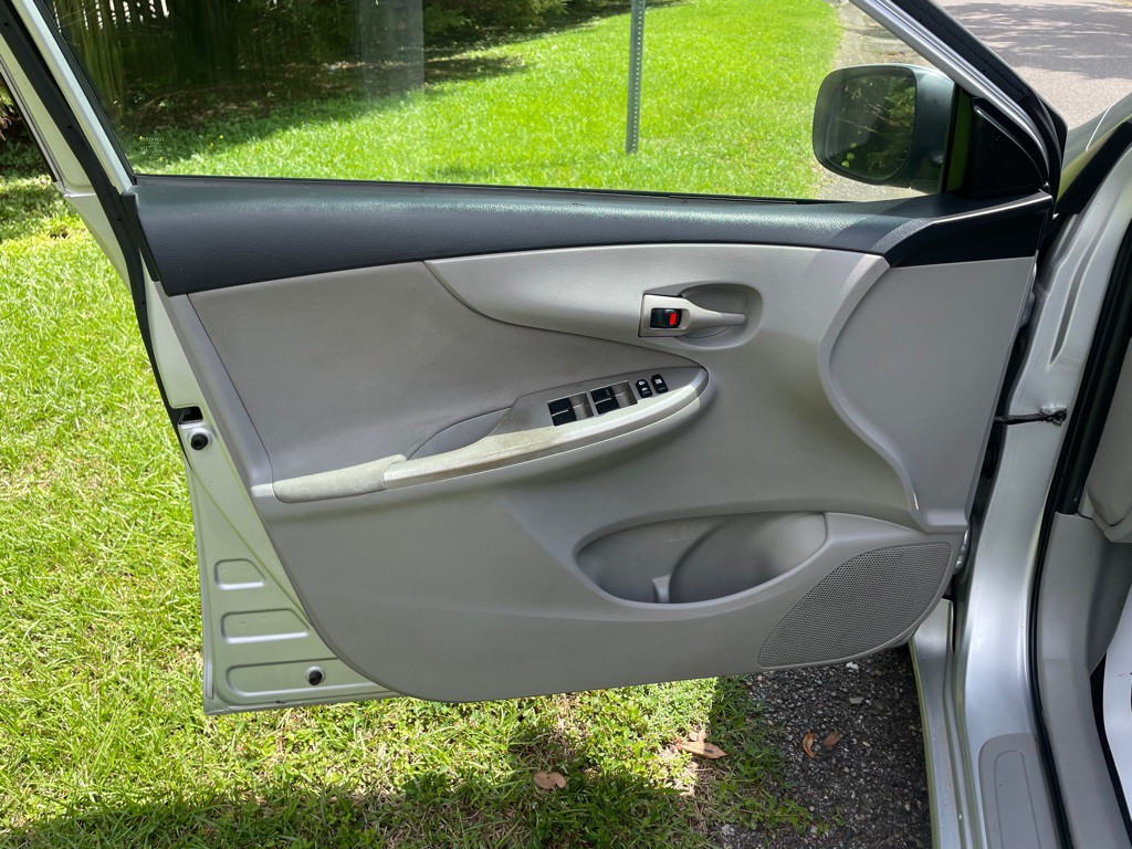 2011 Toyota Corolla Image 8
