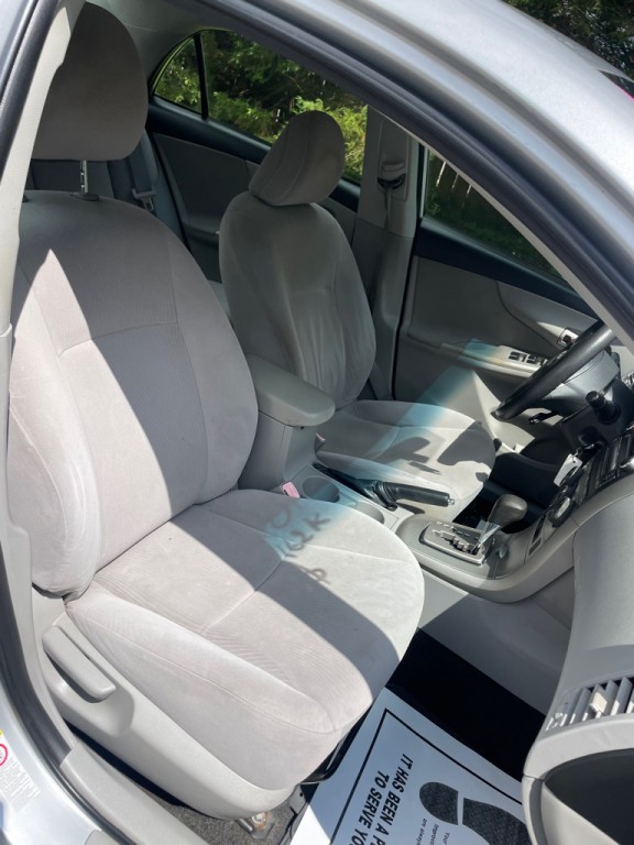 2011 Toyota Corolla Image 13