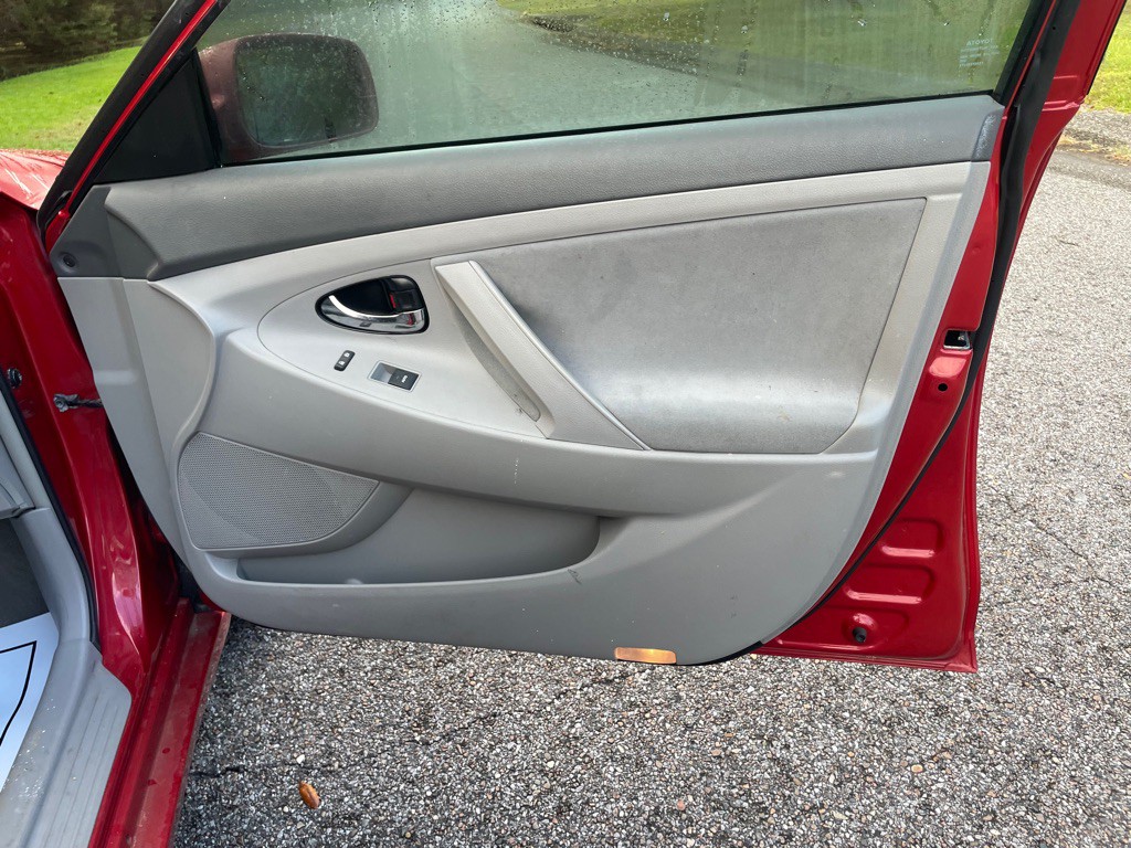 2011 Toyota Camry Image 14