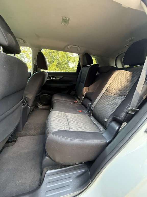 2018 Nissan Rogue Image 15