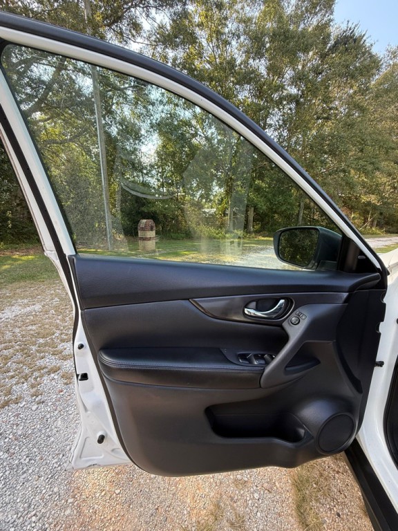 2018 Nissan Rogue Image 18