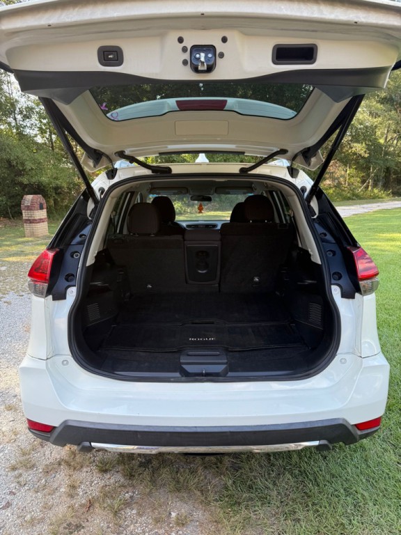 2018 Nissan Rogue Image 19