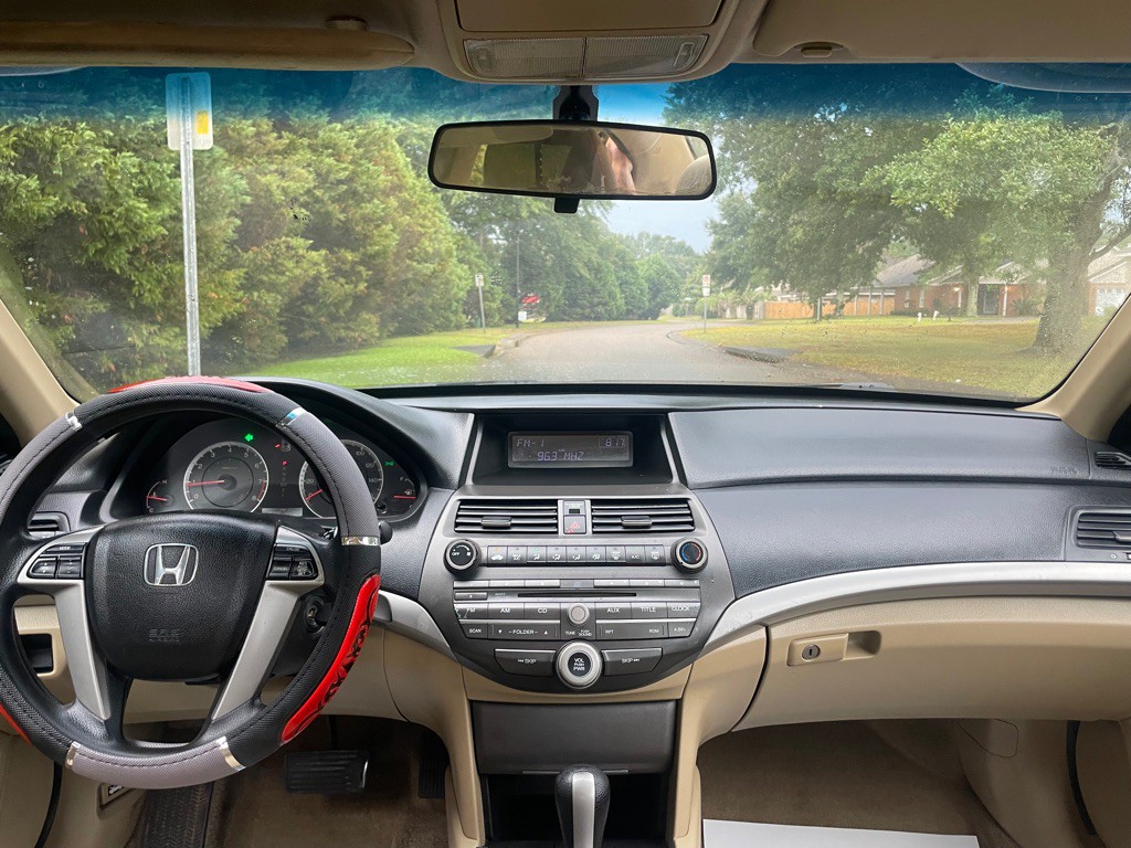 2011 Honda Accord Image 16