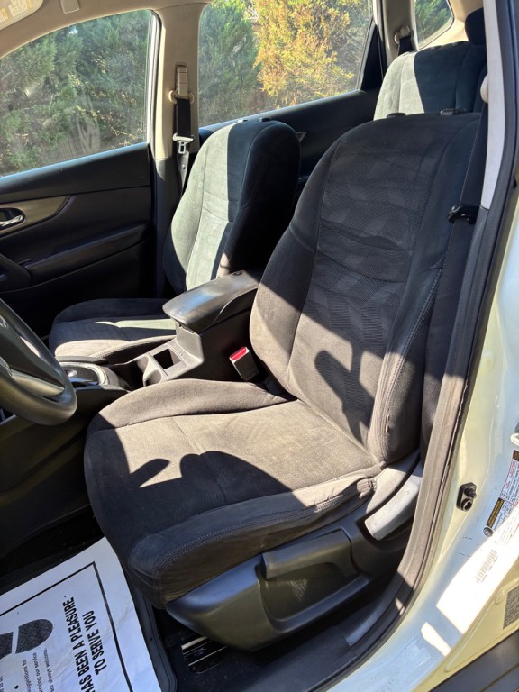 2016 Nissan Rogue Image 7