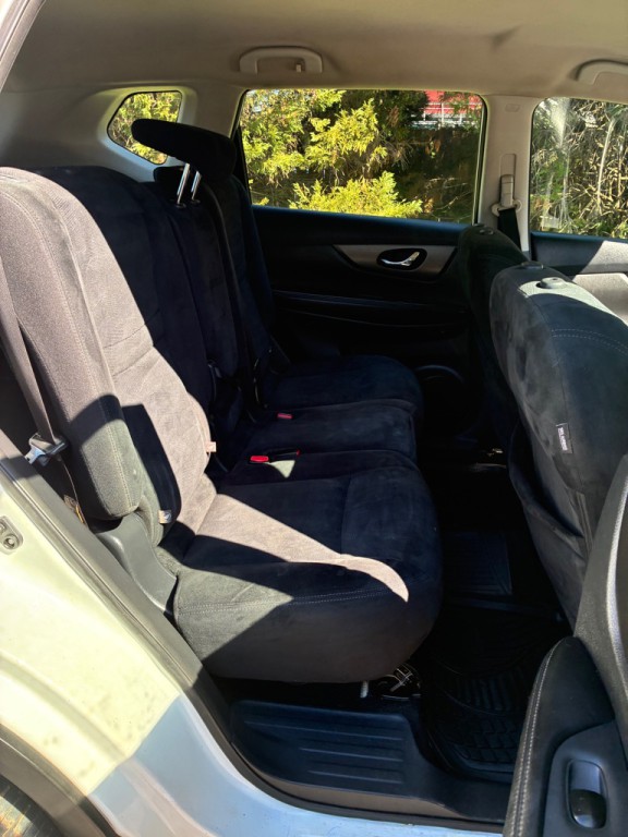 2016 Nissan Rogue Image 12