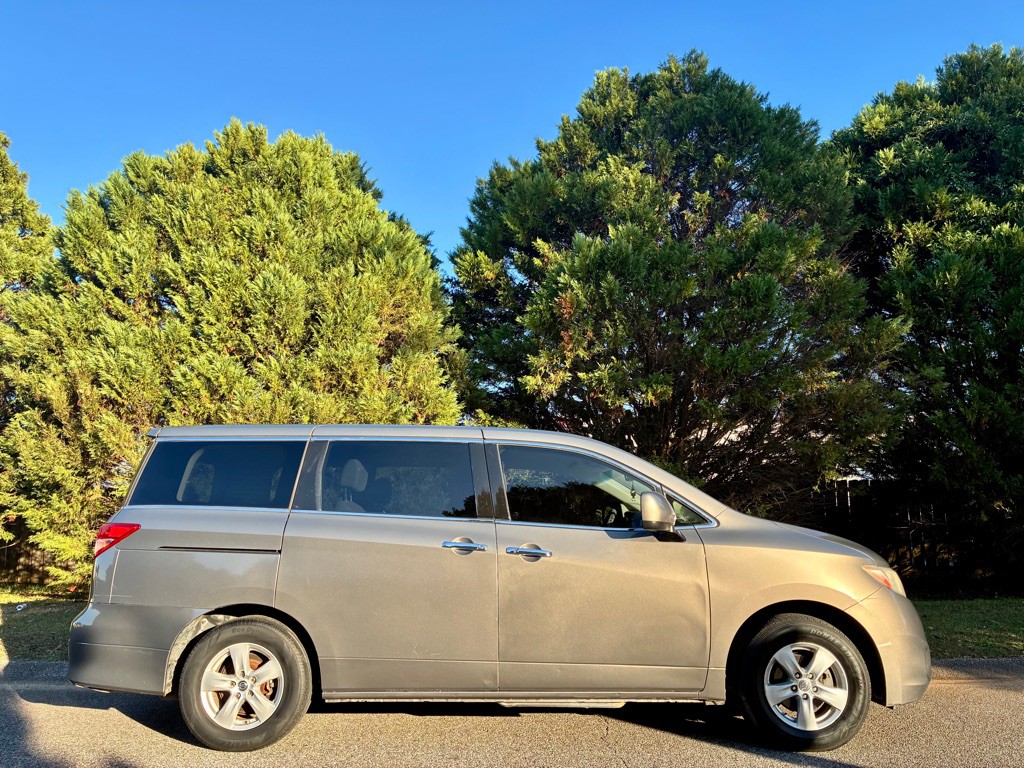 2015 Nissan Quest Image 3