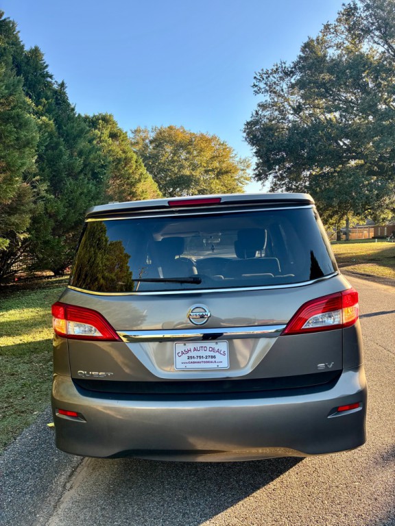 2015 Nissan Quest Image 4