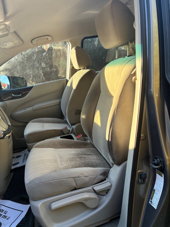 2015 Nissan Quest Image 8