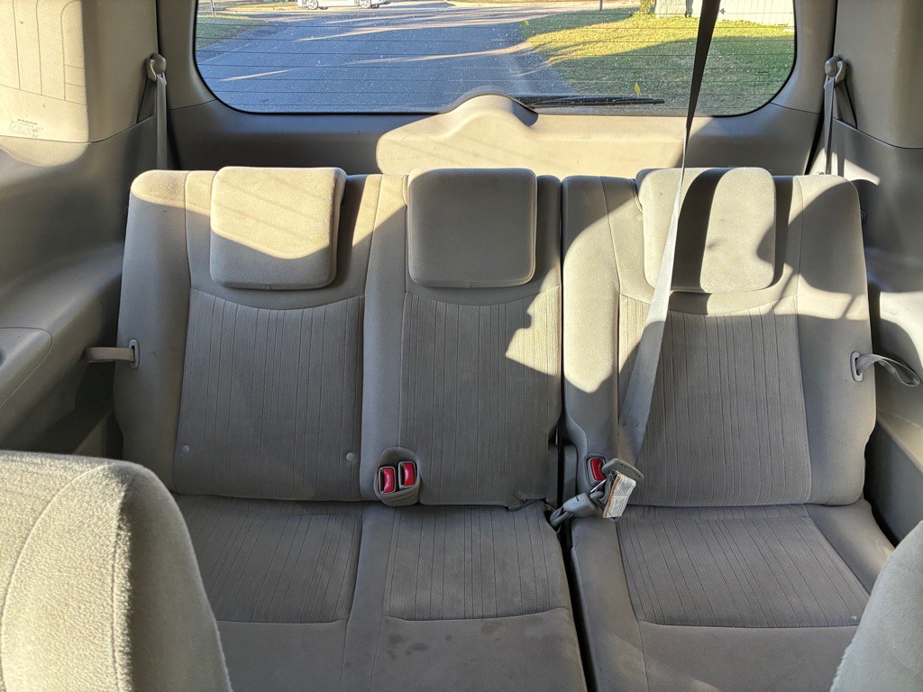 2015 Nissan Quest Image 11