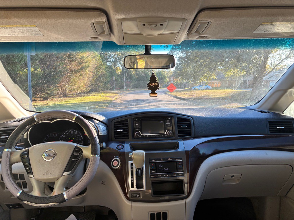 2015 Nissan Quest Image 12