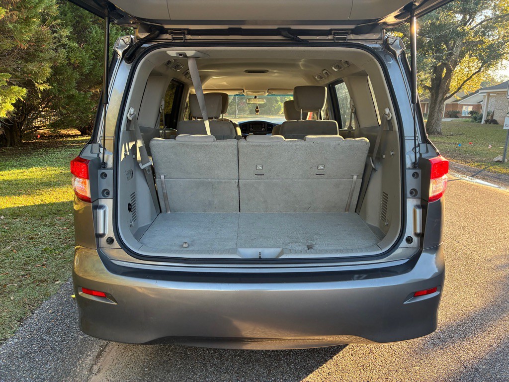 2015 Nissan Quest Image 13