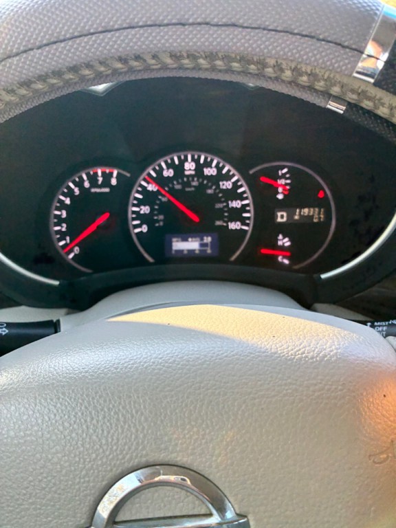 2015 Nissan Quest Image 20