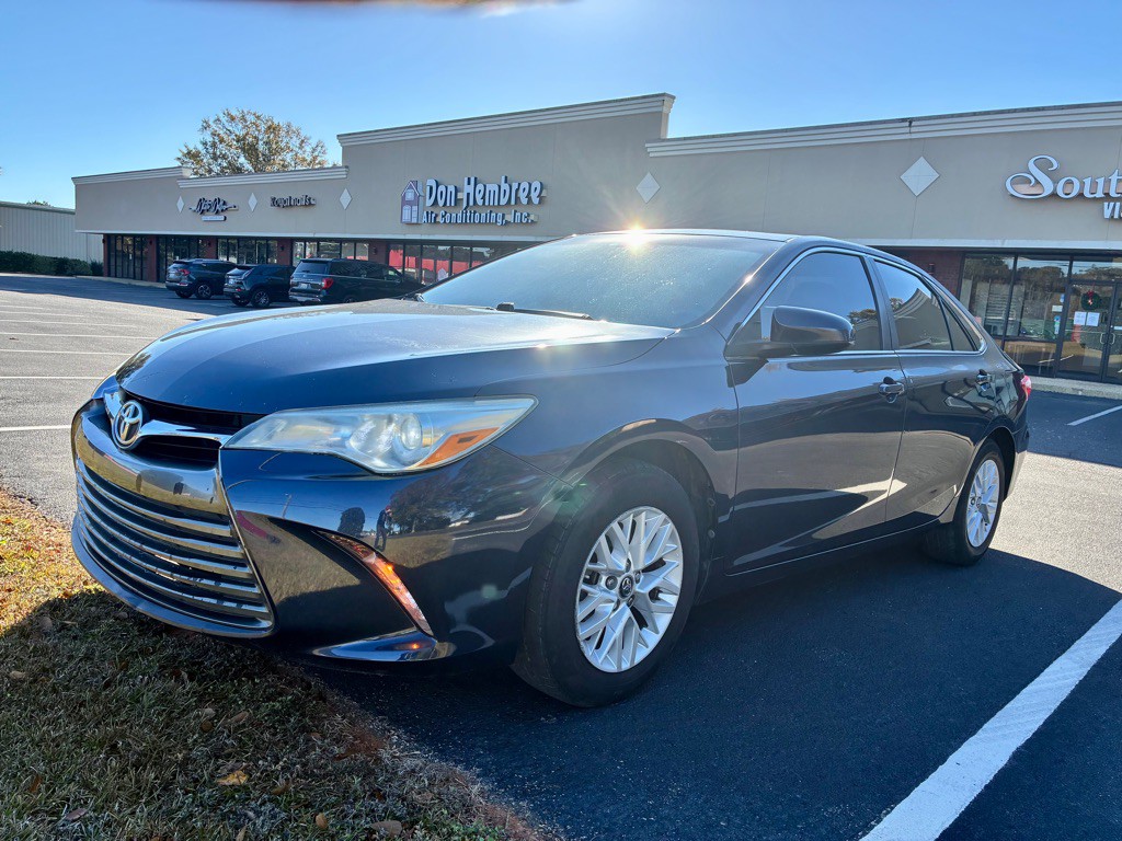 2017 Toyota Camry Image 5