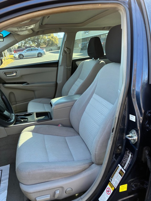 2017 Toyota Camry Image 7