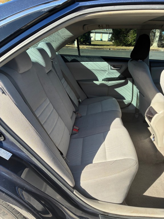 2017 Toyota Camry Image 9