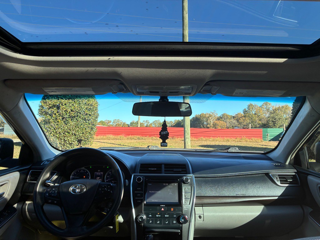 2017 Toyota Camry Image 13