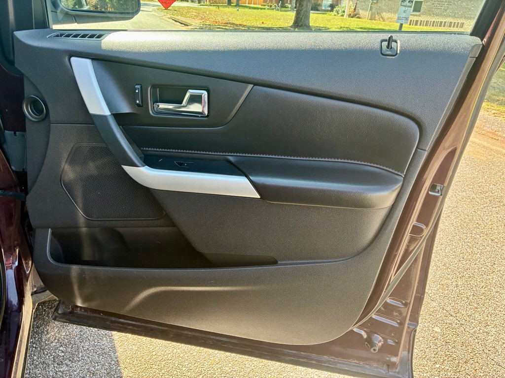 2011 Ford Edge Image 18