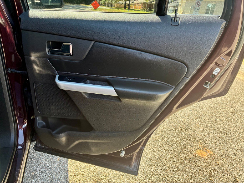 2011 Ford Edge Image 16