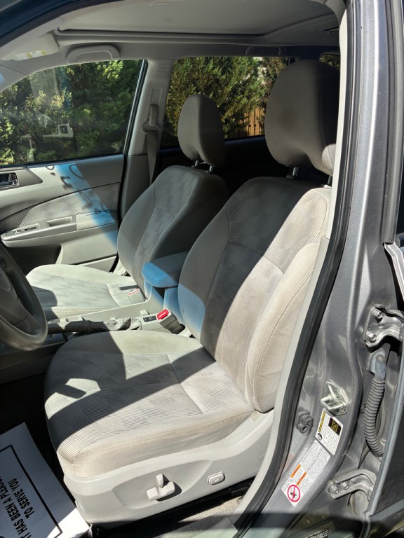 2010 Subaru Forester Image 8