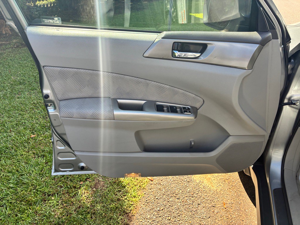 2010 Subaru Forester Image 9