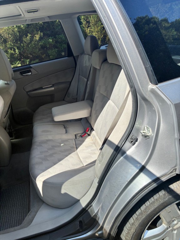 2010 Subaru Forester Image 10