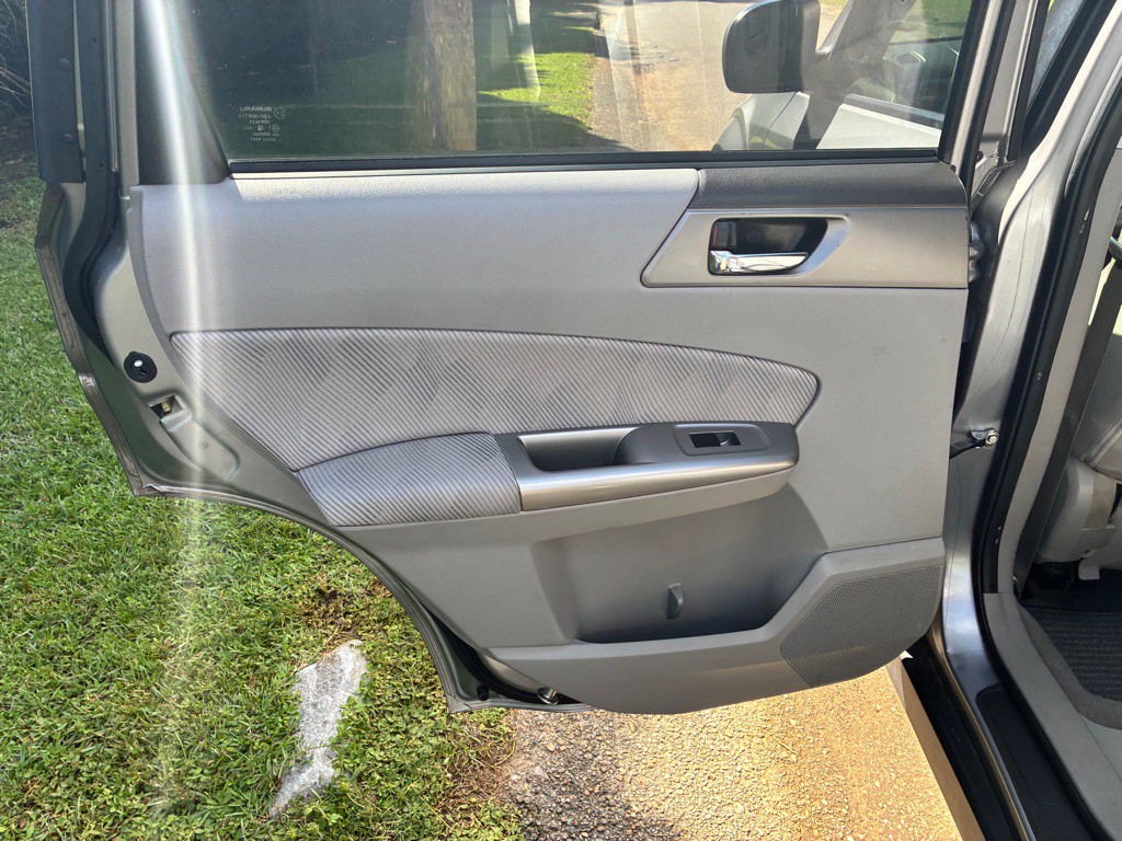 2010 Subaru Forester Image 11