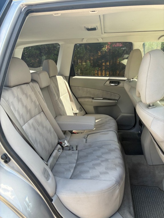2010 Subaru Forester Image 13