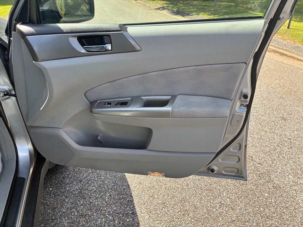 2010 Subaru Forester Image 16