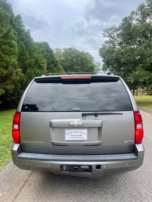 2008 Chevrolet Suburban Image 4