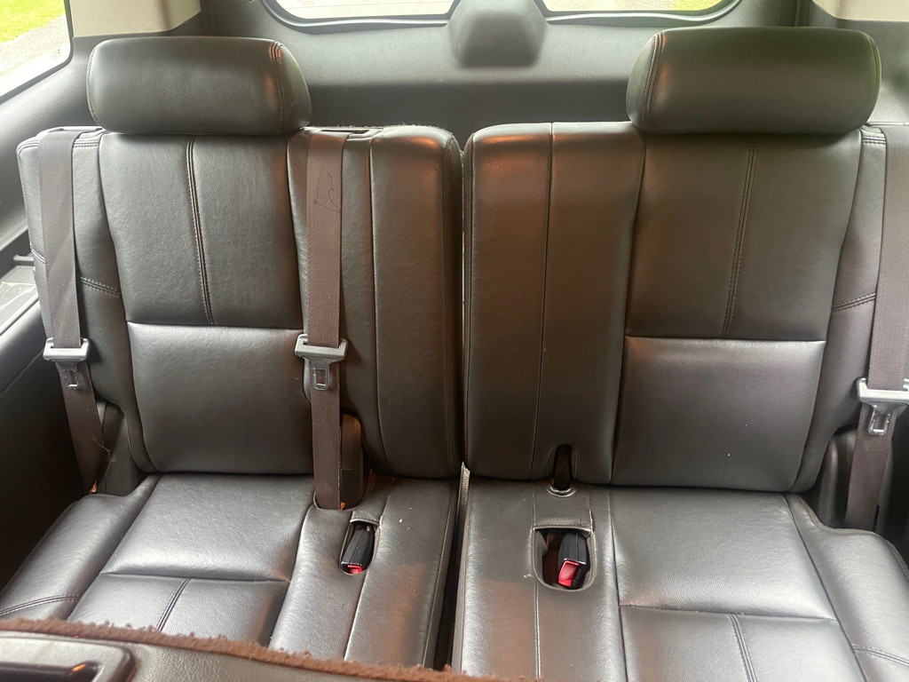2008 Chevrolet Suburban Image 12