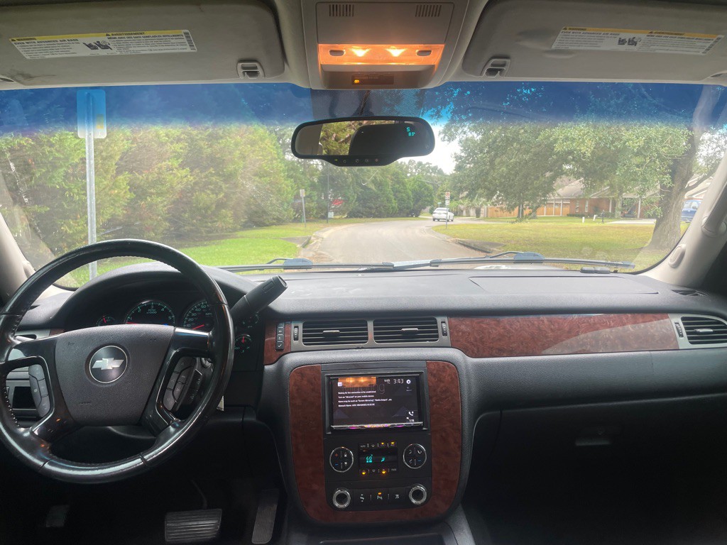 2008 Chevrolet Suburban Image 13