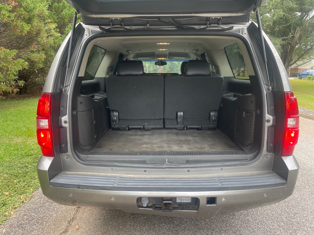2008 Chevrolet Suburban Image 14
