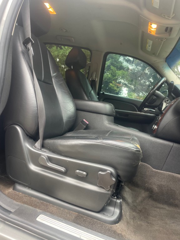 2008 Chevrolet Suburban Image 17
