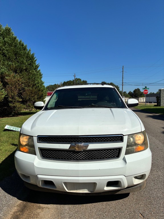 2011 Chevrolet Tahoe Image 2