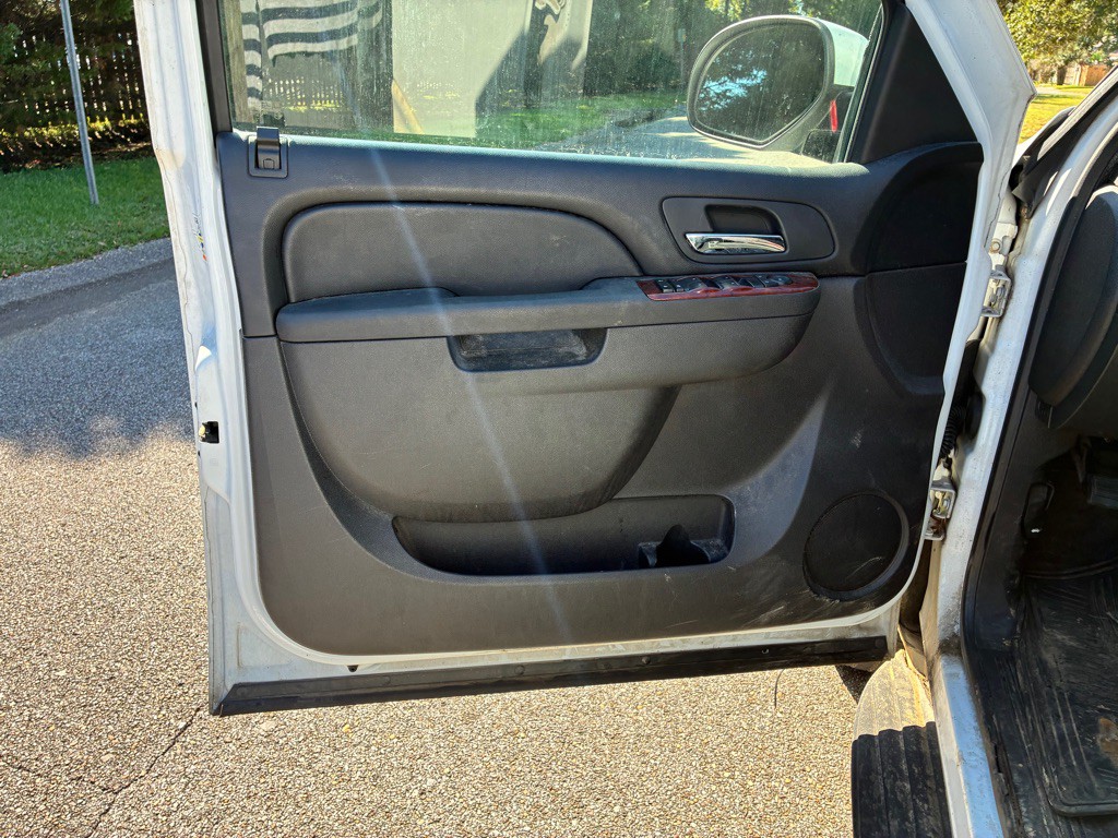 2011 Chevrolet Tahoe Image 9