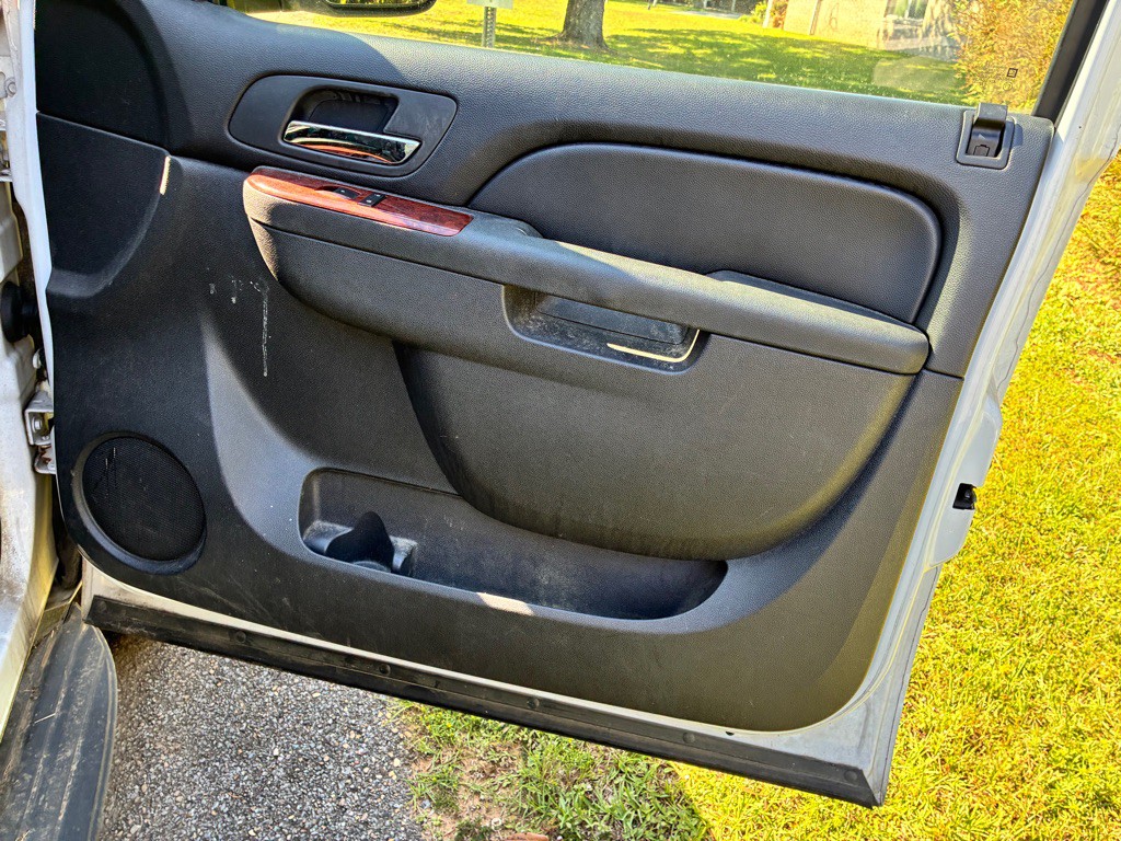 2011 Chevrolet Tahoe Image 16