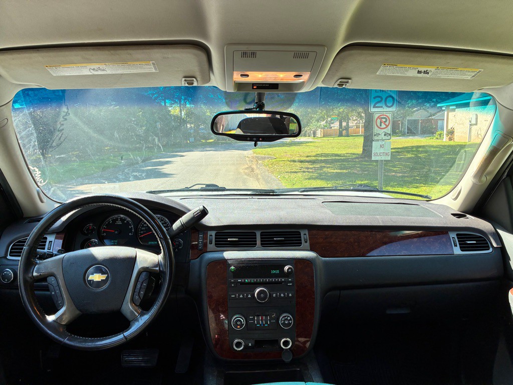 2011 Chevrolet Tahoe Image 17