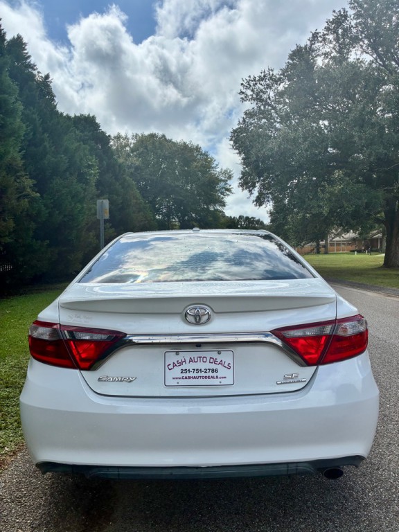 2016 Toyota Camry Image 4