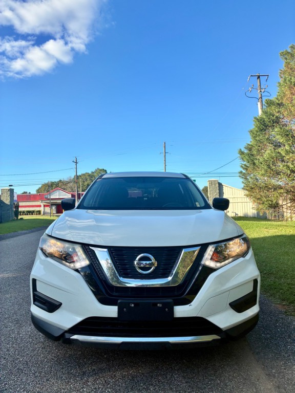 2017 Nissan Rogue Image 2