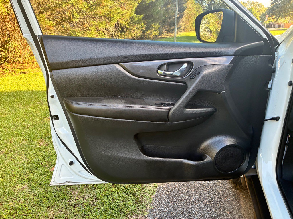 2017 Nissan Rogue Image 9