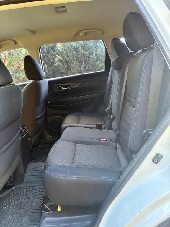 2017 Nissan Rogue Image 10