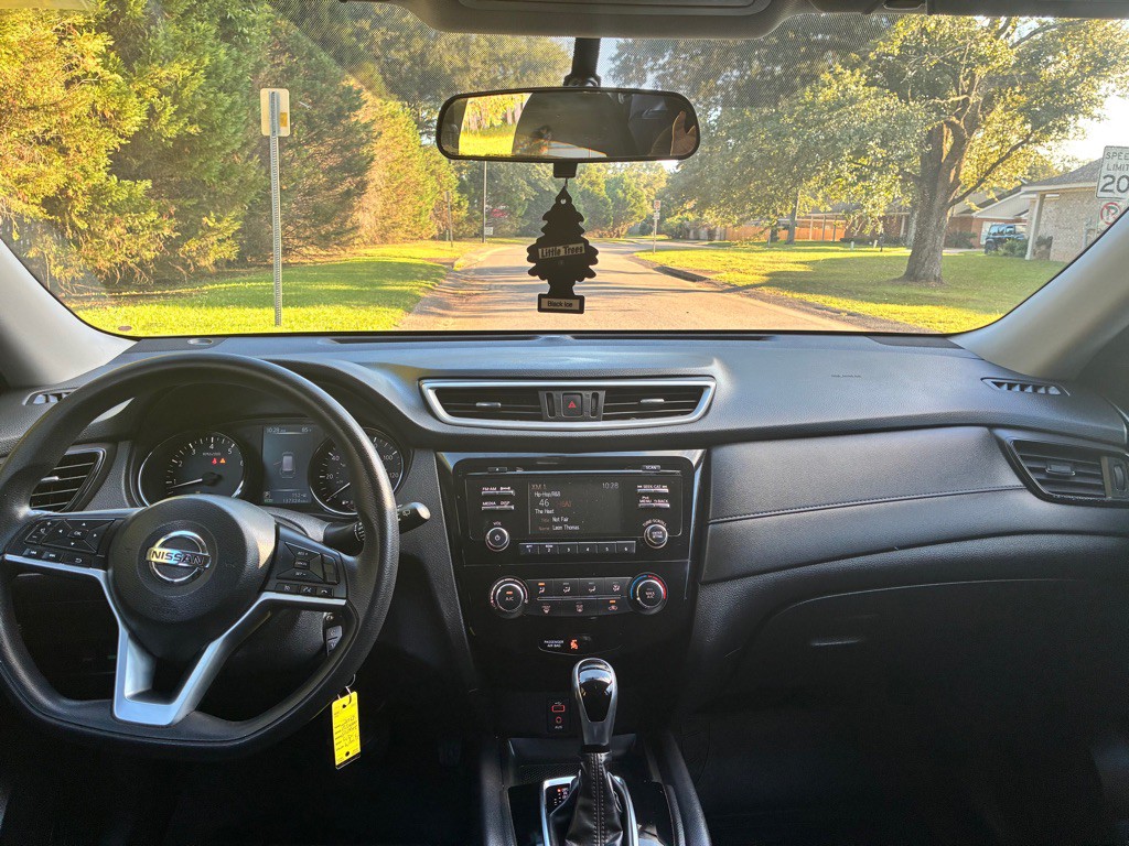 2017 Nissan Rogue Image 11