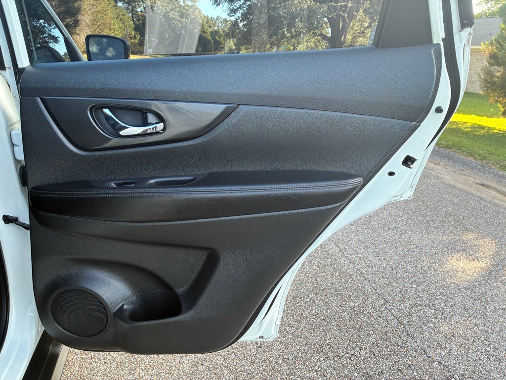 2017 Nissan Rogue Image 14