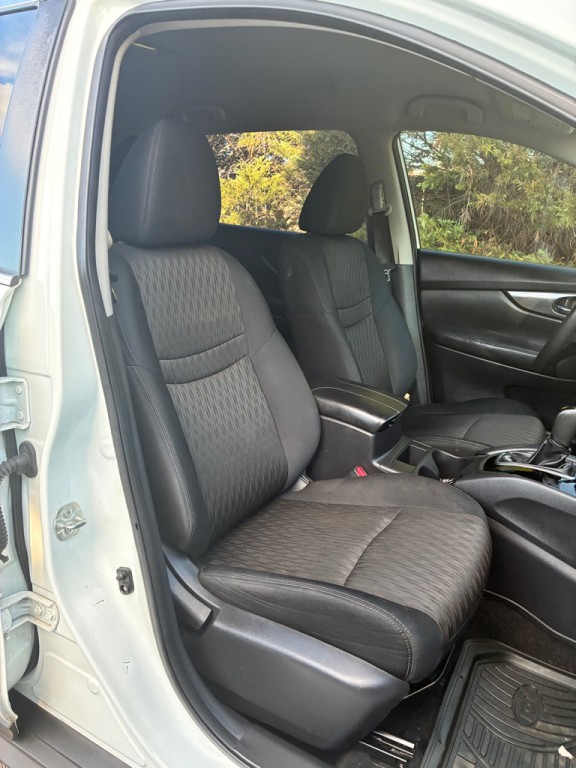 2017 Nissan Rogue Image 15