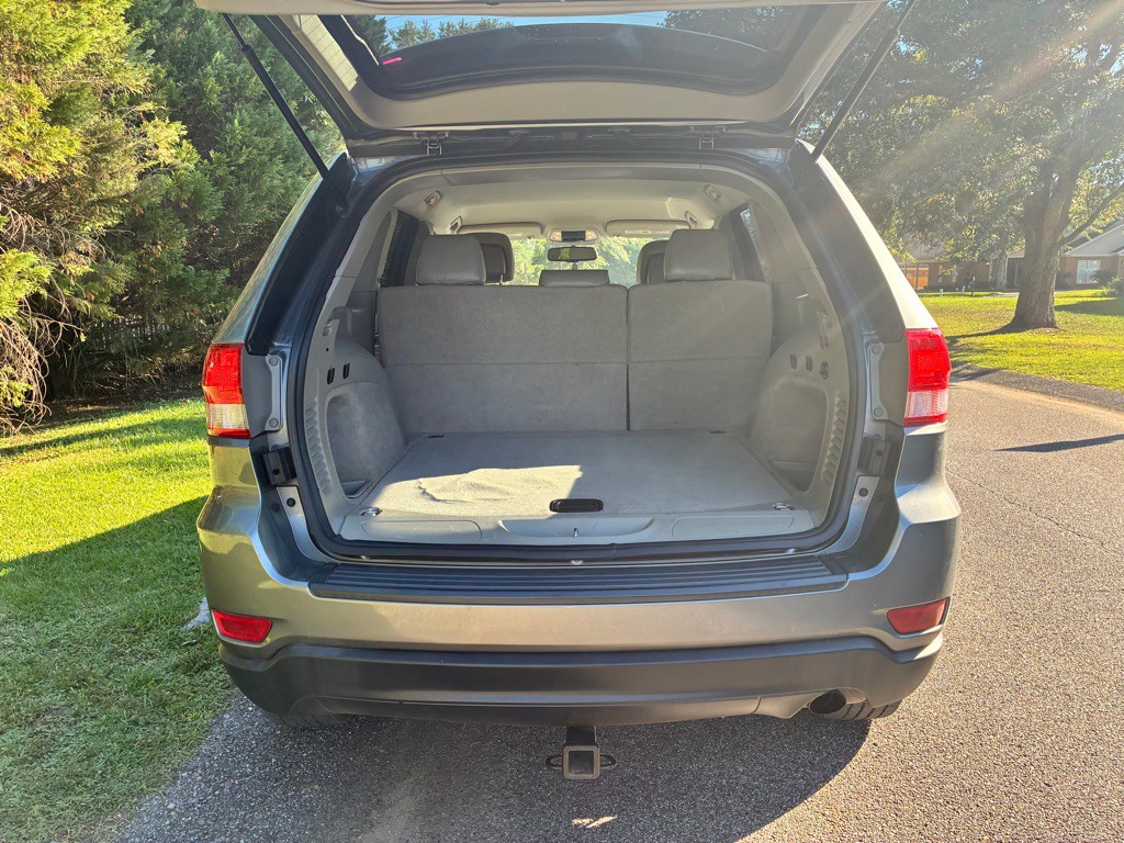2012 Jeep Grand Cherokee Image 12