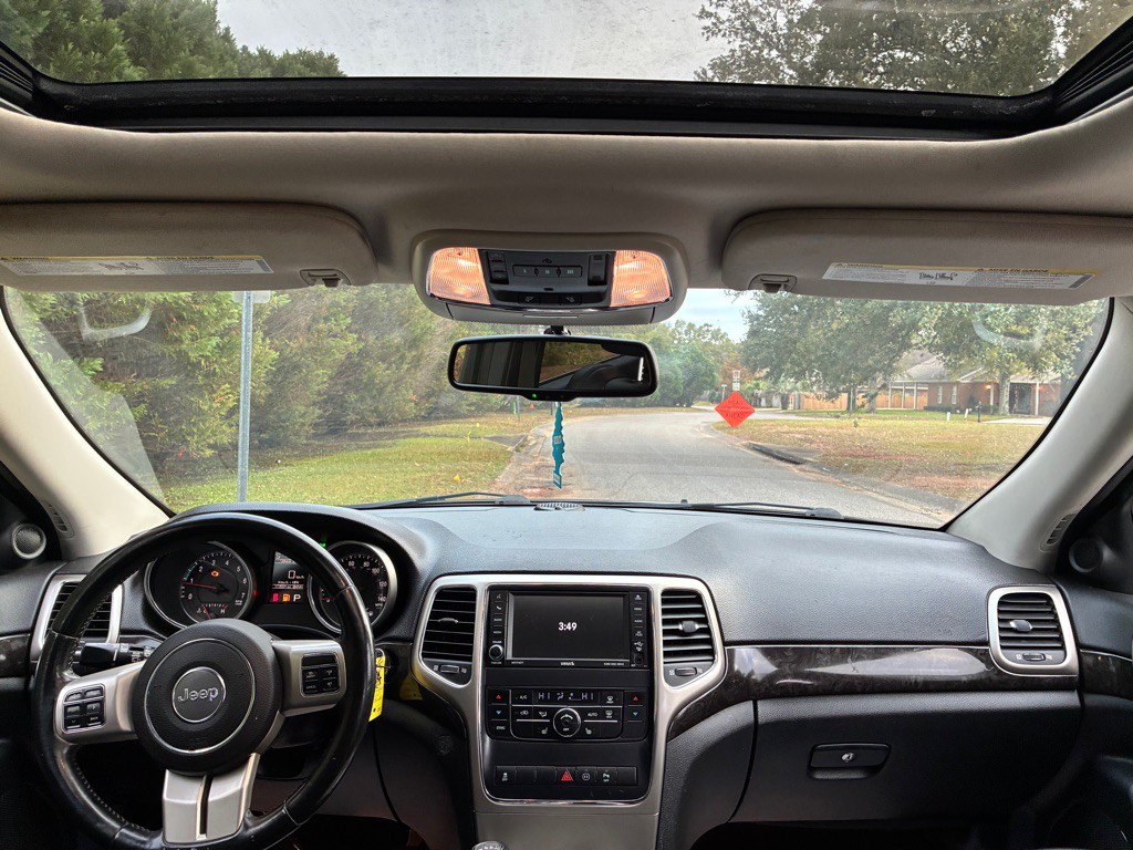 2012 Jeep Grand Cherokee Image 15