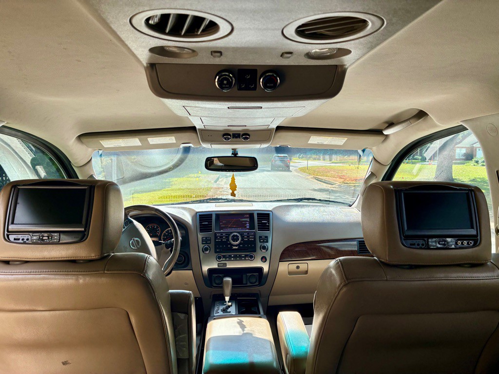 2015 Nissan Armada Image 10